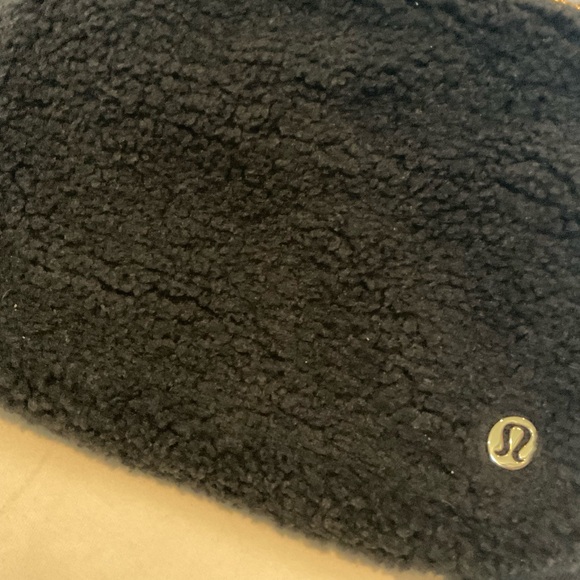 NWOT! lululemon Black Fuzzy Sherpa Crossbody Bag - Picture 6 of 6